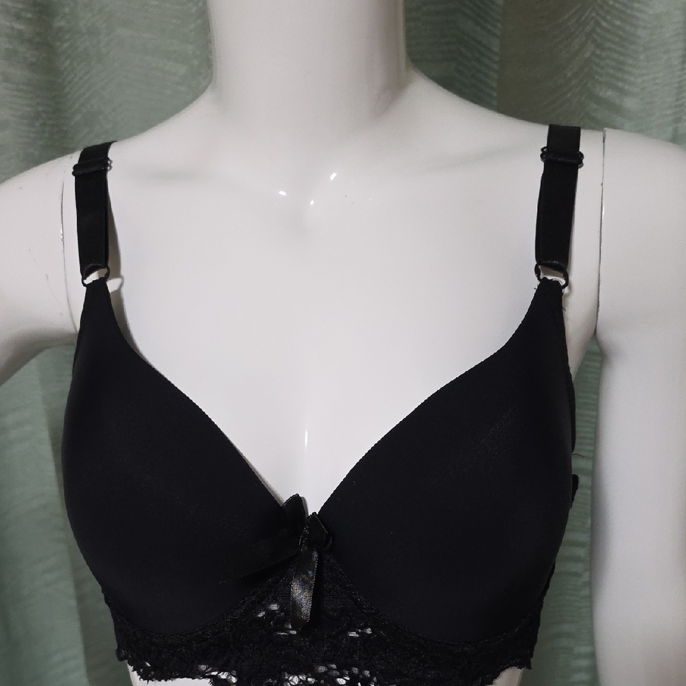 Elegant Black Lace Trim Bra 2/20$